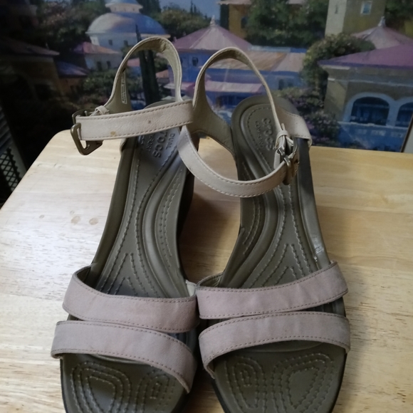 π‘π‘ CROCS FASHIONABLE SANDALS π’π’A FABULOUS GIFT π GIVING. - Picture 6 of 15